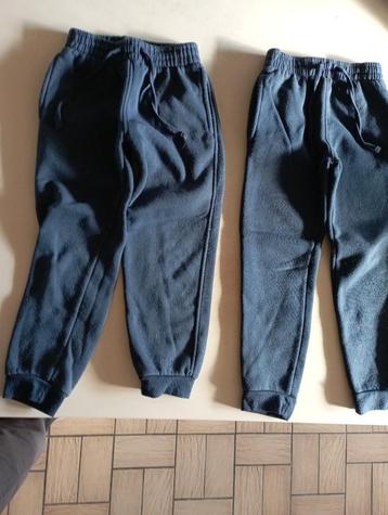 6 pantalons de jogging (sport) bleu foncé taille 116 