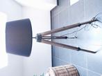 Mooie landelijke staanlamp met zwarte kap en houten poot, Ophalen, Zo goed als nieuw