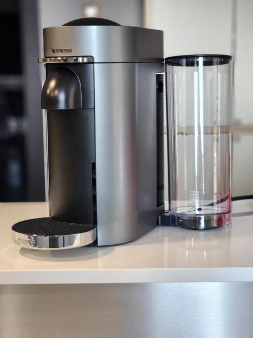 Machine à café NESPRESSO + tiroir de rangement et capsules, Elektronische apparatuur, Koffiezetapparaten, Zo goed als nieuw, Koffiepads en cups