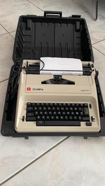 MACHINE A ÉCRIRE VINTAGE 1980  Olympia reporter, Enlèvement, Utilisé