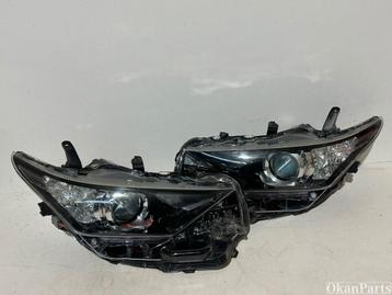 Toyota Auris e18 Facelift LED koplamp links rechts beschikbaar voor biedingen