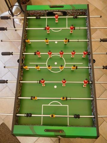 voetbaltafel beschikbaar voor biedingen