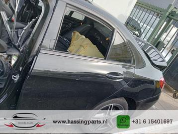 W205 DEUR LINKSACHTER C Klasse  PORTIER LINKS ACHTER beschikbaar voor biedingen