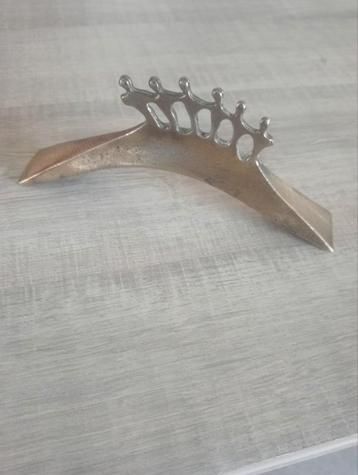 Sculptuur van Corry Ammerlaan (Nederlandse kunstenares) beschikbaar voor biedingen