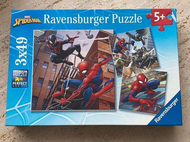 Marvel puzzel - Spiderman - 3x 49 stukjes, Kinderen en Baby's, Speelgoed | Kinderpuzzels, Zo goed als nieuw, Ophalen