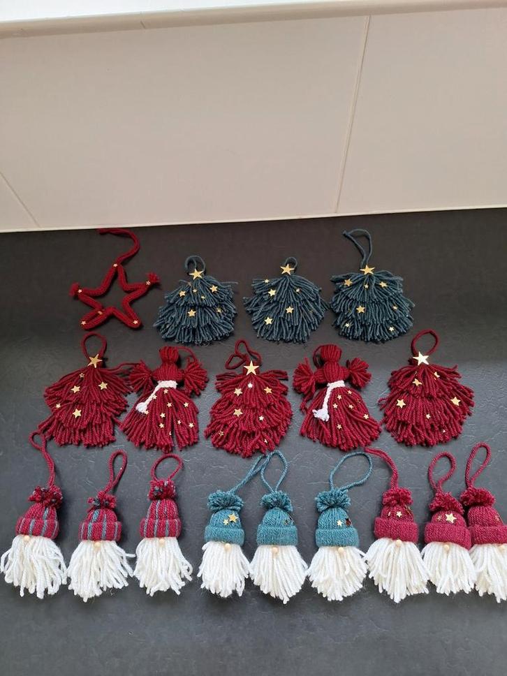 Kerst decoratie met breigaren 18stuks, Diversen, Kerst, Ophalen of Verzenden