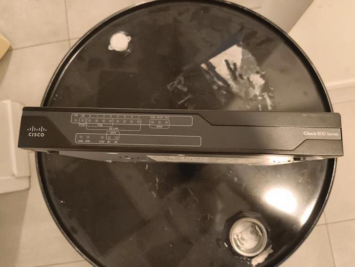 Cisco 800 Series Router, Computers en Software, Netwerk switches, Ophalen