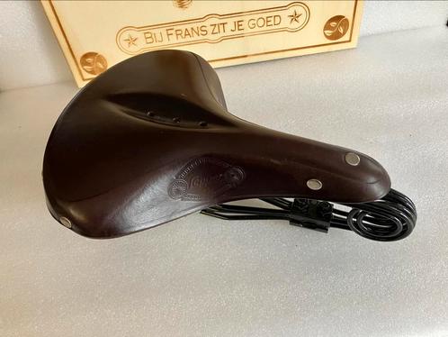 Diverse zadels nieuw/ zgan ook voor uw oldtimer, Fietsen en Brommers, Fietsonderdelen, Nieuw, Oldtimer, Zadel, Ophalen