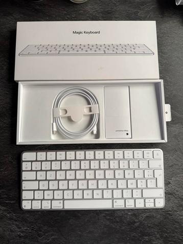 Magic Keyboard Apple  beschikbaar voor biedingen