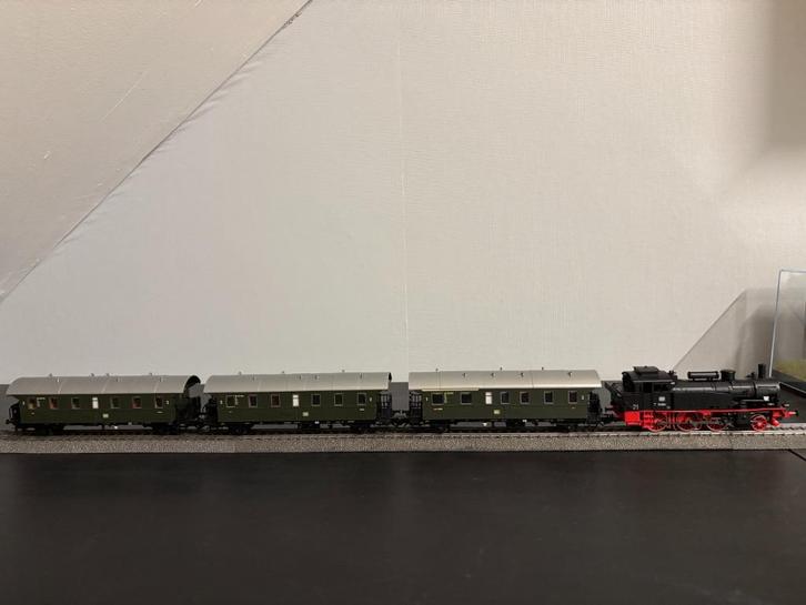 Märklin BR74 en 3 stuks donderbussen plus bagage, Hobby en Vrije tijd, Modeltreinen | H0, Zo goed als nieuw, Treinset, Wisselstroom
