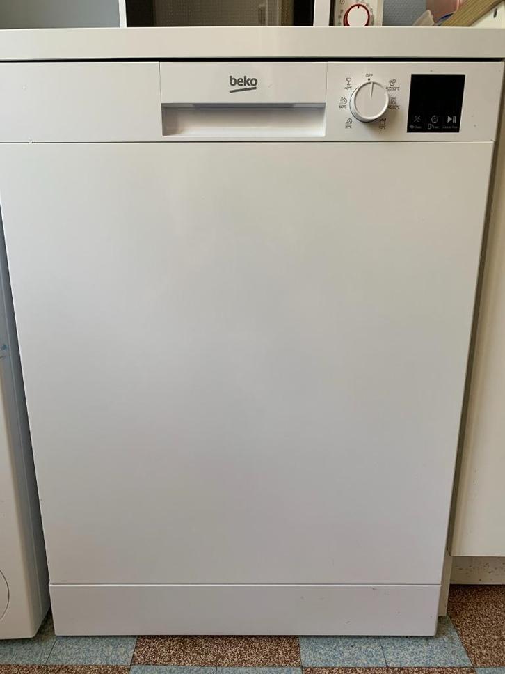 Vaatwasser BEKO DVN06430W – zeer goede staat, Elektronische apparatuur, Vaatwasmachines, Gebruikt, Vrijstaand, Minder dan 85 cm