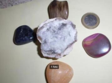ruw wit calciet en 4 knuffelstenen o.a. rose agaat  samen 10, Enlèvement ou Envoi
