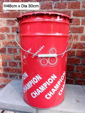 Decoratief olievat merk Champion  beschikbaar voor biedingen