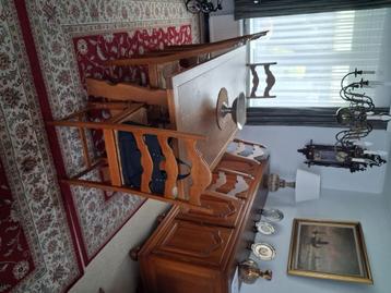 Authentieke voleiken eetplaats. 65 jaar oud. Topconditie  beschikbaar voor biedingen