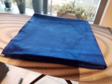 Damast tafelkleed Kleur : blauw Afm : lengte 280 cm + zoom,  beschikbaar voor biedingen