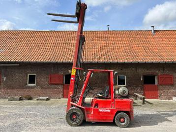 Heftruck Nissan 3Ton gas met triplex mast beschikbaar voor biedingen