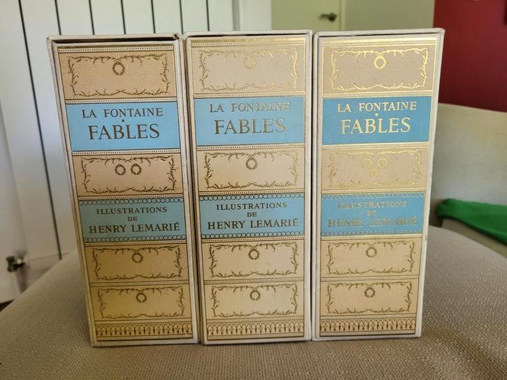 Fables Jean de la fontaine illustrations lemarié 3 volumes, Antiek en Kunst, Antiek | Boeken en Manuscripten, Ophalen of Verzenden