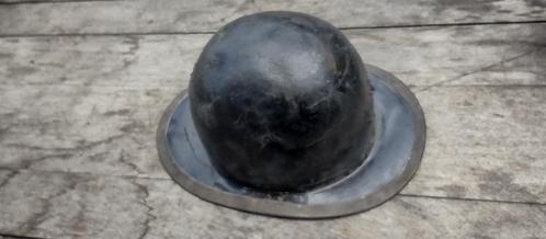 Lederen helm zonder insigne met koperen rand en binnenwerk., Verzamelen, Militaria | Algemeen, Overige soorten, Helm of Baret