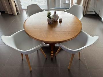 Schitterende authentieke massief eiken ronde tafel beschikbaar voor biedingen