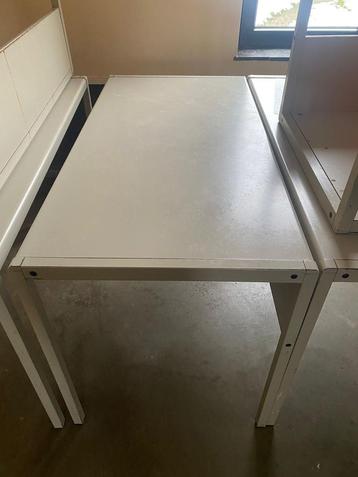 Stevige tafels te koop beschikbaar voor biedingen