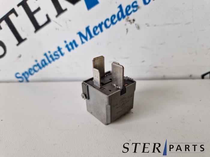 Relais d'un Mercedes C-Klasse, Autos : Pièces & Accessoires, Électronique & Câbles, Mercedes-Benz, Utilisé, 3 mois de garantie