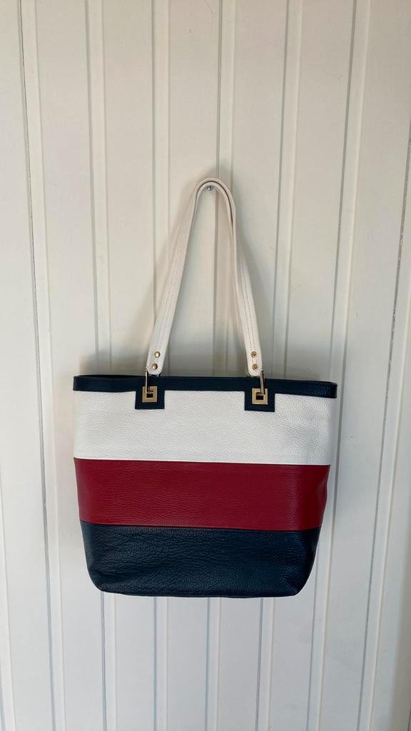 Handtas in leder, Handtassen en Accessoires, Tassen | Damestassen, Zo goed als nieuw, Handtas, Overige kleuren, Ophalen of Verzenden