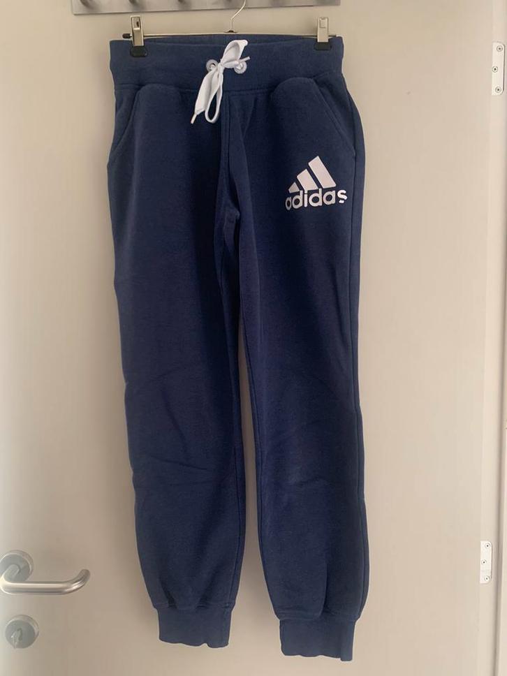 Paarse joggingbroek adidas, Kleding | Dames, Sportkleding, Zo goed als nieuw, Overige typen, Maat 34 (XS) of kleiner, Paars, Ophalen of Verzenden