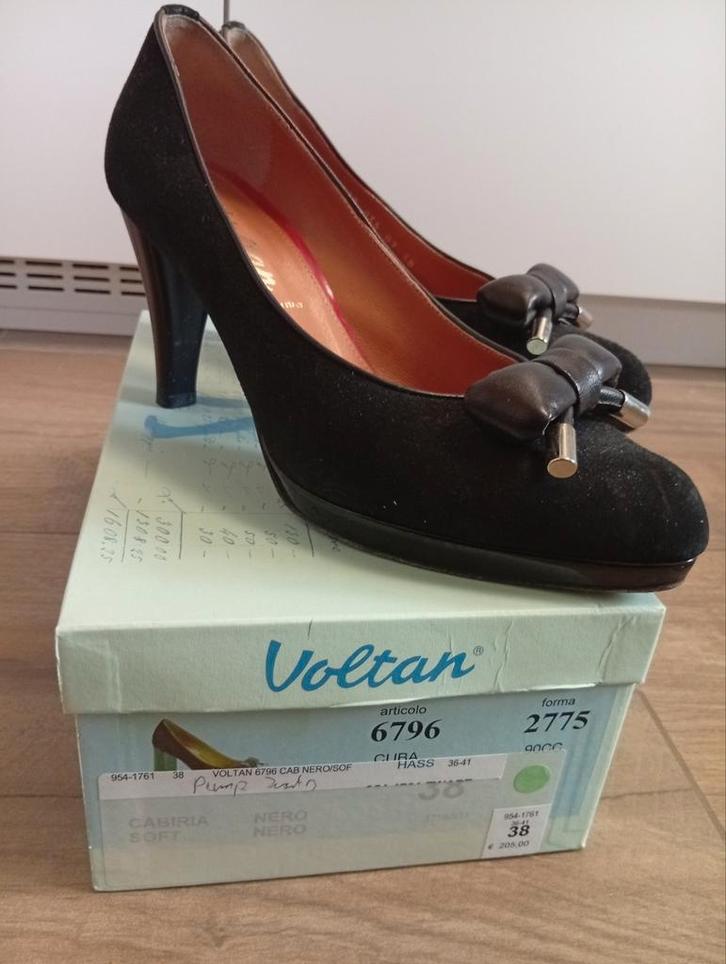 Pumps van Voltan maat 38, Vêtements | Femmes, Chaussures, Escarpins, Noir, Enlèvement