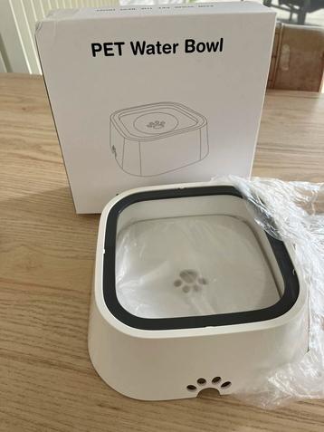 Anti-knoei drinkbak hond - Wit - Vierkant - 1,5 L beschikbaar voor biedingen