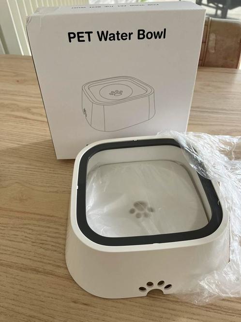 Anti-knoei drinkbak hond - Wit - Vierkant - 1,5 L, Dieren en Toebehoren, Honden-accessoires, Nieuw, Ophalen of Verzenden