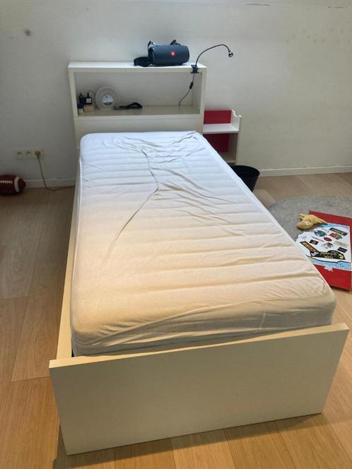 Ikea bed met nachtkastje en lades., Huis en Inrichting, Slaapkamer | Bedden, Gebruikt, Eenpersoons, 90 cm, 200 cm, Hout, Wit, Ophalen