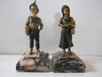 statues en marbre en bronze représentant des enfants, Enlèvement ou Envoi, Comme neuf