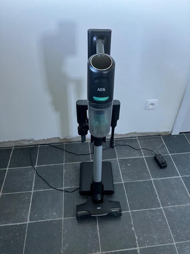 Draadloze Steelstofzuiger AEG ultimate 8000, Elektronische apparatuur, Stofzuigers, Zo goed als nieuw, Stofzuiger, Reservoir, Ophalen