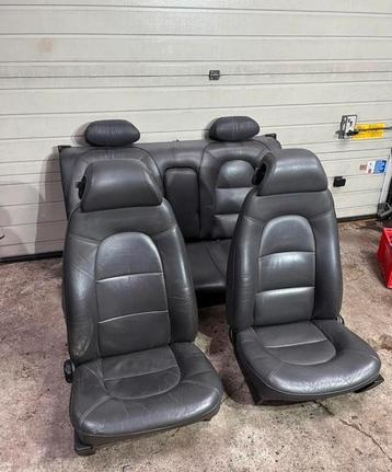 Intérieur 900 turbo 3 portes  beschikbaar voor biedingen