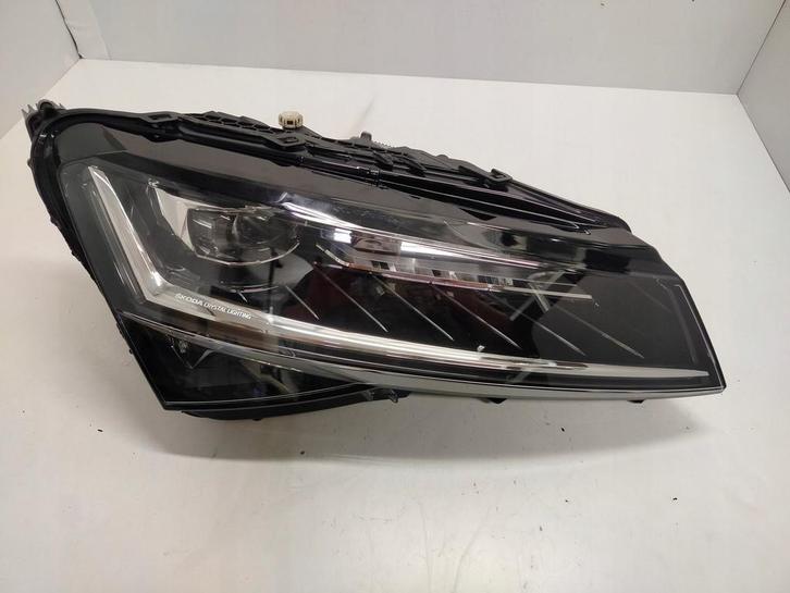 Skoda Superb III Lift Volledig Ledlamp rechts Perfect, Auto-onderdelen, Verlichting, Skoda, Gebruikt, Ophalen of Verzenden