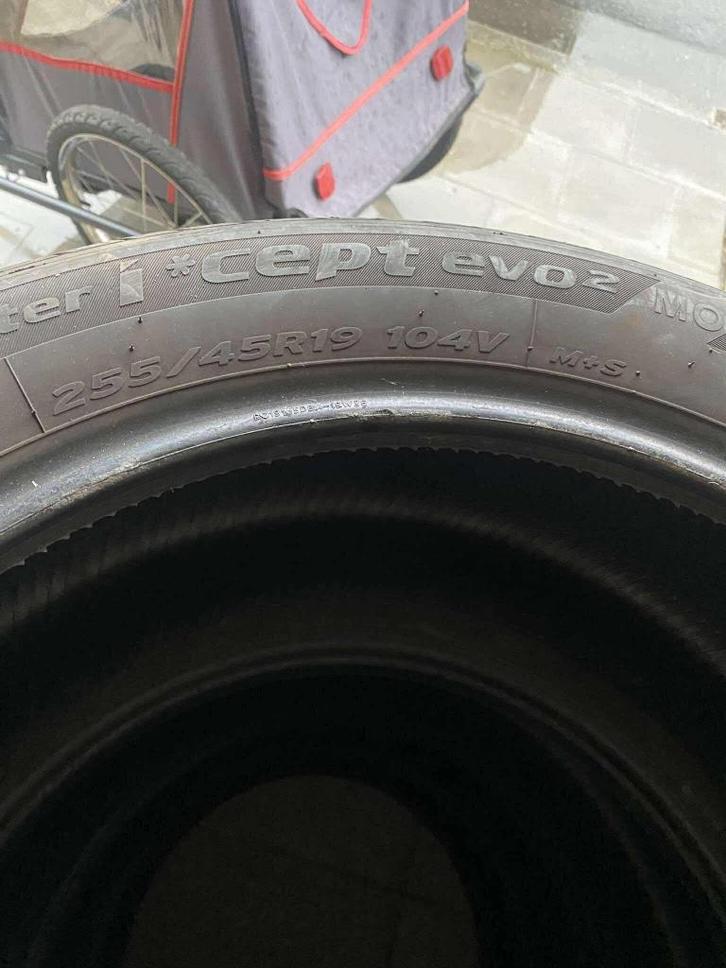 Pneus hiver 255/45 R19 – Très bon état – 1 saison, Auto-onderdelen, Banden en Velgen, Band(en), Winterbanden, 19 inch, 255 mm