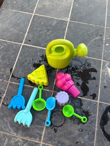 Strandset of set voor zandbak beschikbaar voor biedingen