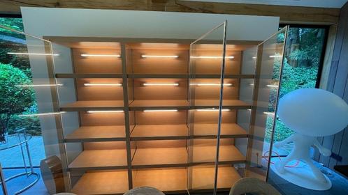 Prachtige Molteni vitrinekast, Huis en Inrichting, Kasten | Vitrinekasten, Zo goed als nieuw, 200 cm of meer, 200 cm of meer, 25 tot 50 cm