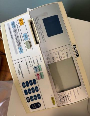 Balance impédancemètre Tanita SC 330 + housse Tanita  beschikbaar voor biedingen