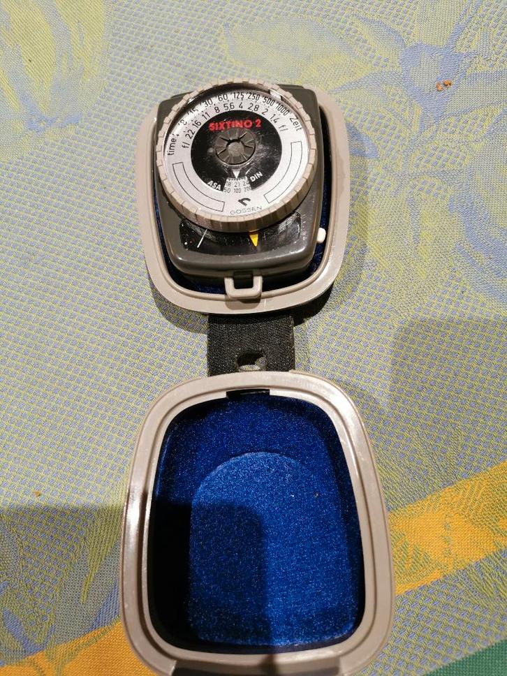Posemètre Gossen Sixtino 2 + étui origi, cellule sélénium OK, TV, Hi-fi & Vidéo, Appareils photo analogiques, Comme neuf, Enlèvement ou Envoi