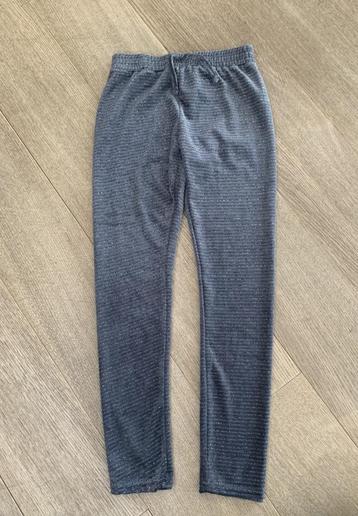 Nieuwe hele zachte broek maat 146/152 beschikbaar voor biedingen