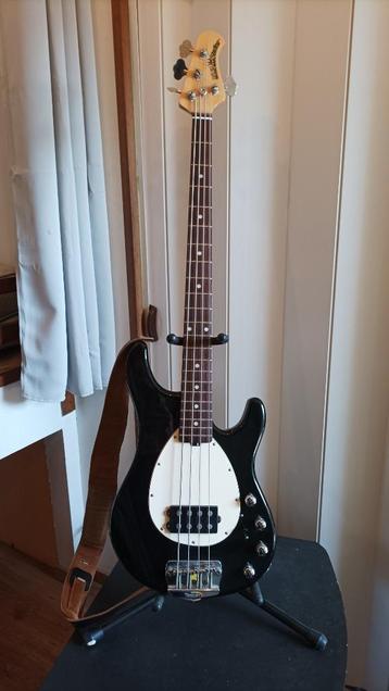 Basse Musicman Sterling 4 H 2004