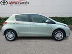 Toyota Yaris Comfort+cam+nav+AC, Euro 5, Zwart, Overige kleuren, Handgeschakeld