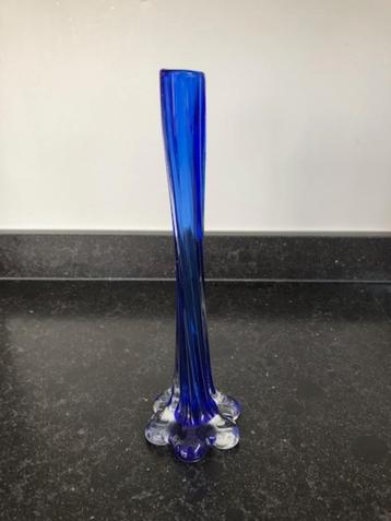 Vintage vaas / 29 cm beschikbaar voor biedingen