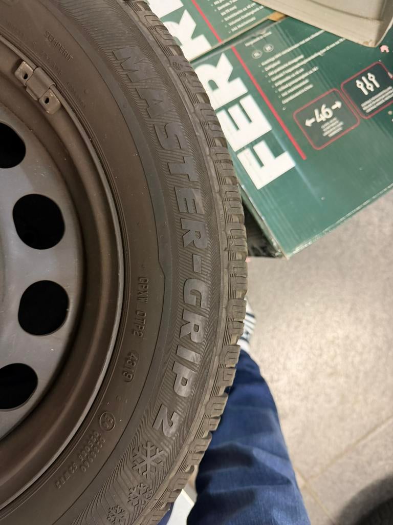 Semperit 4 pneus Hiver, Enlèvement, Neuf