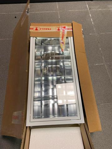 Verlichtings armatuur - nieuw uit de verpakking beschikbaar voor biedingen