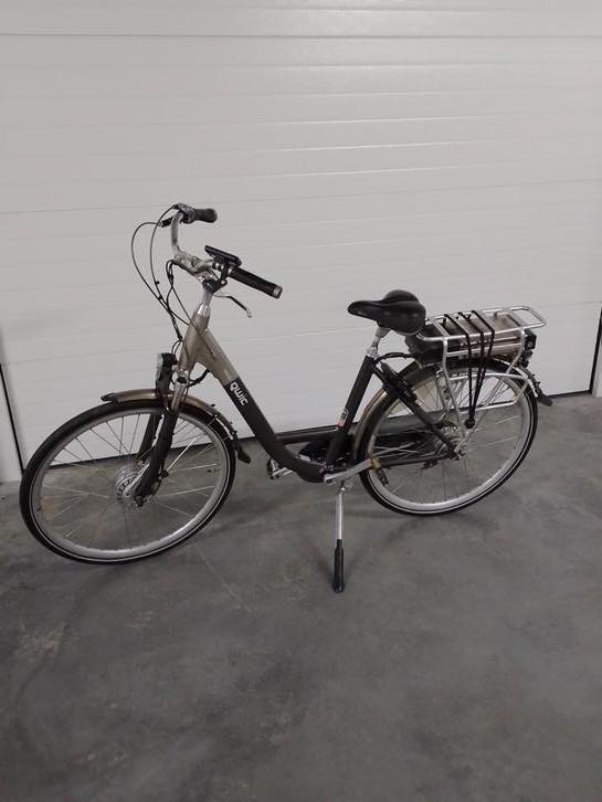 Qwic Trend 3 Easy Riding Met Helm, Fietsen en Brommers, Elektrische fietsen, Zo goed als nieuw, Qwic, Ophalen