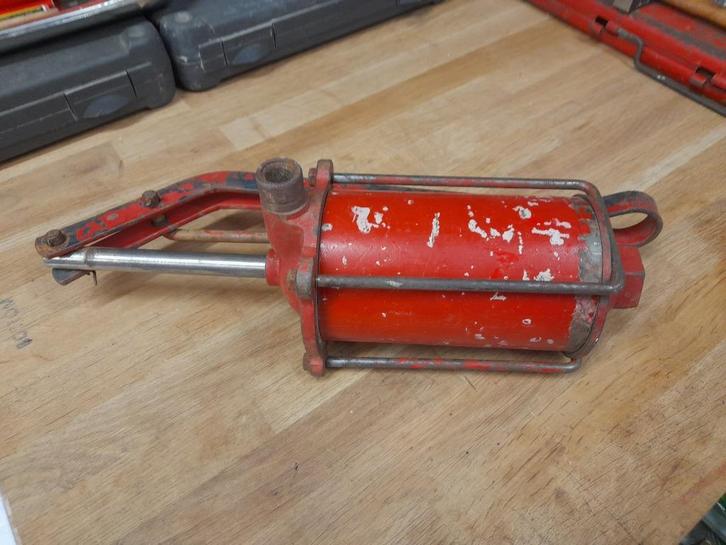 oude GRILLOT waterpomp, Tuin en Terras, Waterpompen, Gebruikt, Handmatig, Hydrofoorpomp, Verzenden