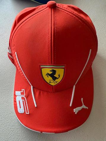 Charles Leclerc Ferrari pet beschikbaar voor biedingen