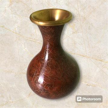 chinees bloemenvaasje beschikbaar voor biedingen